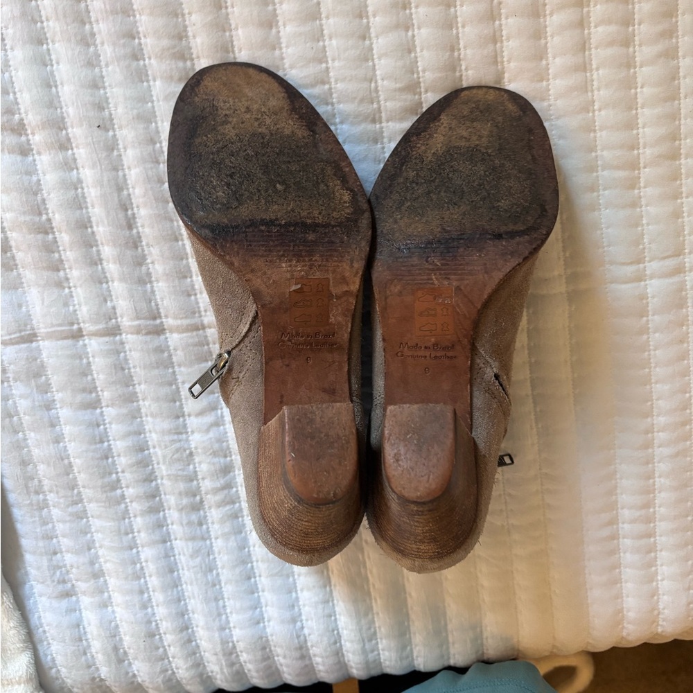 : : MADEWELL Tan Suede Leather Ankle Boots : : - Picture 9 of 15